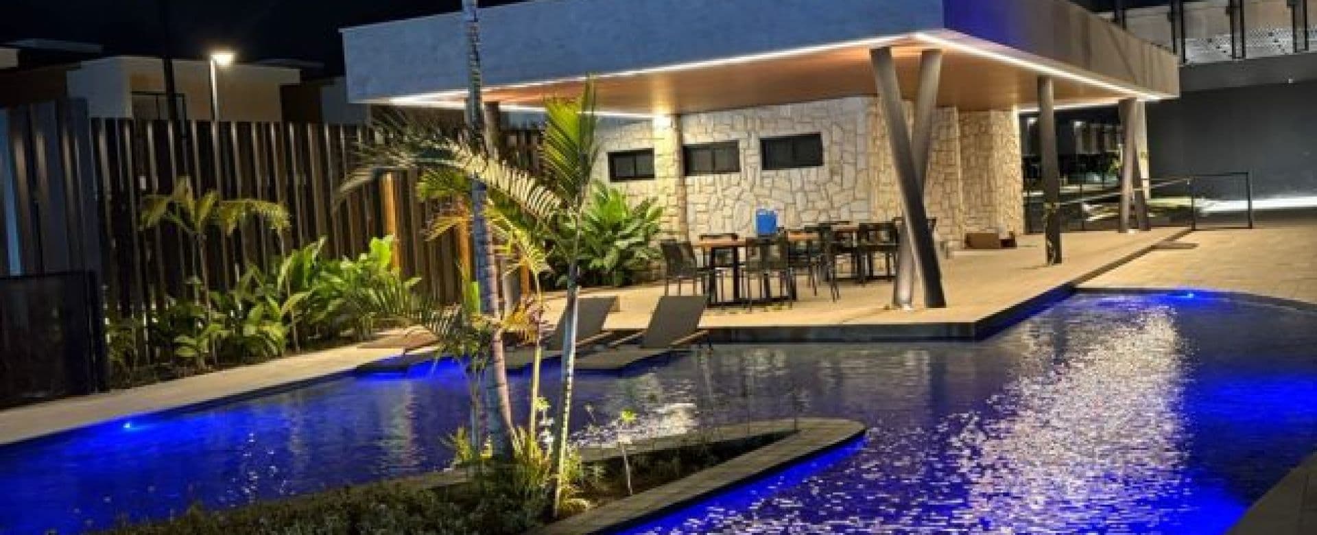 Imagem destaque do Raveo Casas Tropicais